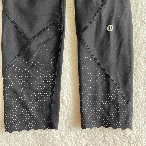 Lululemon Black Scalloped Hem Reflective Tight Stuff Pants - Picture 4 of 6